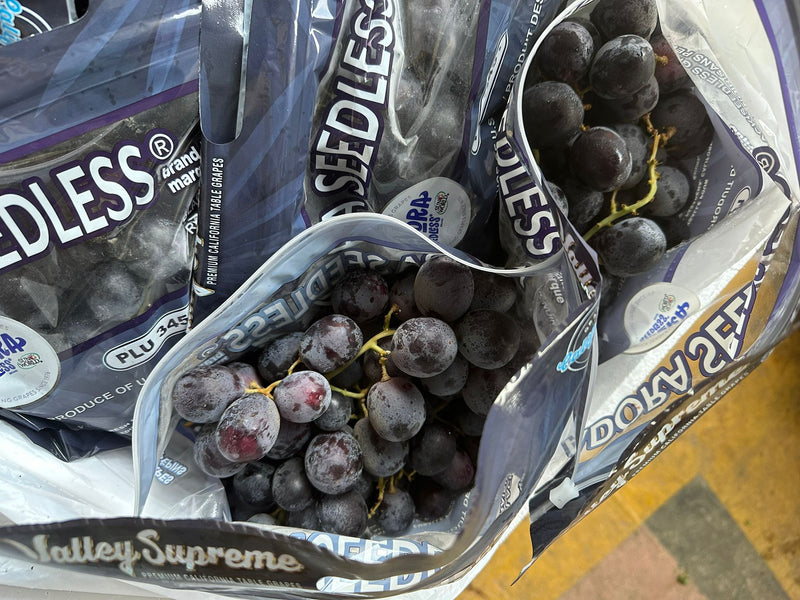 Adora Seedless Black Grape (USA)(~820g)